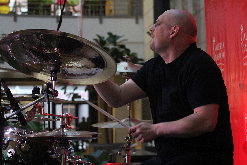 Drum Battle: Zabawy z bębnami, wybory pałkera oraz koncert