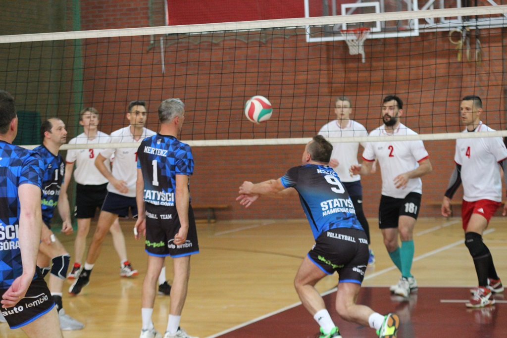 Na Piekarach ruszyły mistrzostwa Polski amatorów w siatkówce