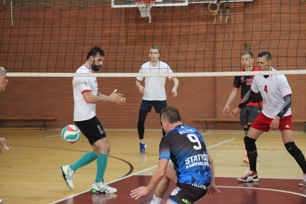 Na Piekarach ruszyły mistrzostwa Polski amatorów w siatkówce