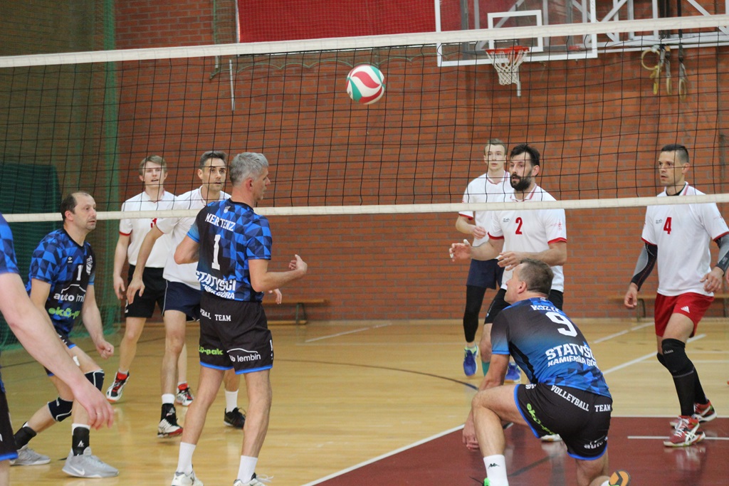 Na Piekarach ruszyły mistrzostwa Polski amatorów w siatkówce