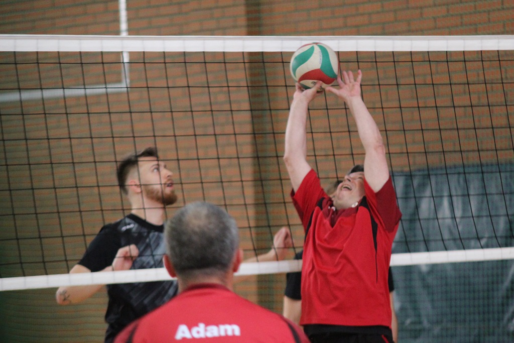 Na Piekarach ruszyły mistrzostwa Polski amatorów w siatkówce