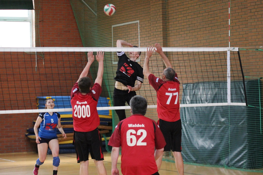 Na Piekarach ruszyły mistrzostwa Polski amatorów w siatkówce