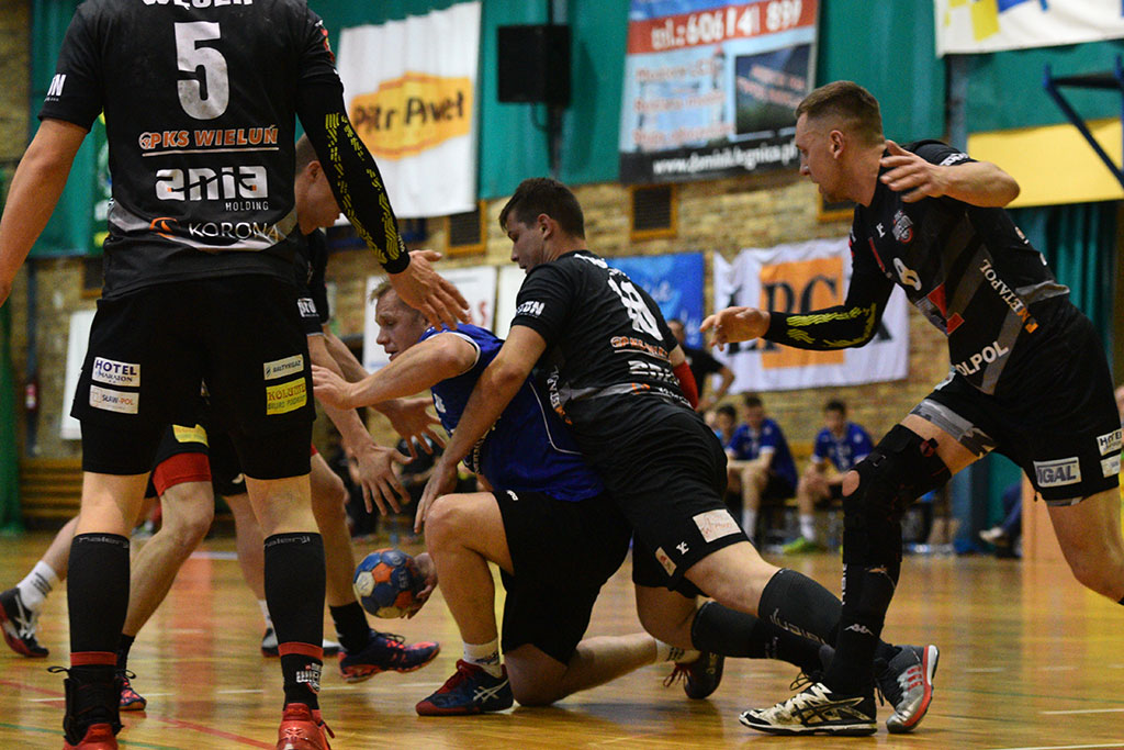 Piłkarze ręczni Siódemki Miedź Legnica pokonali MKS Wieluń