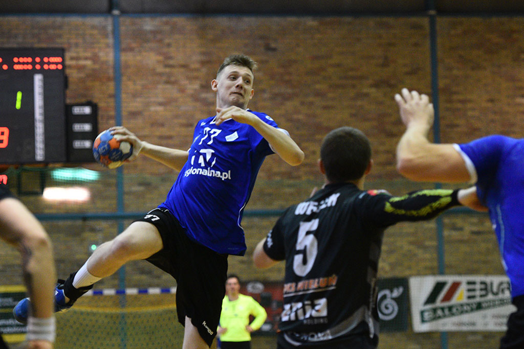 Piłkarze ręczni Siódemki Miedź Legnica pokonali MKS Wieluń