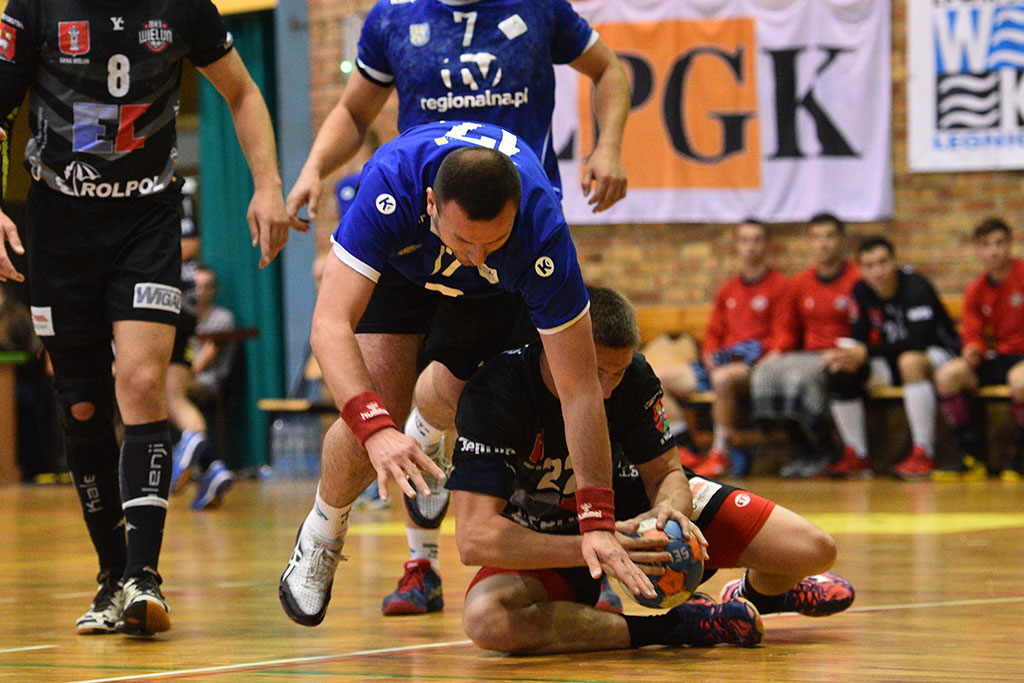 Piłkarze ręczni Siódemki Miedź Legnica pokonali MKS Wieluń