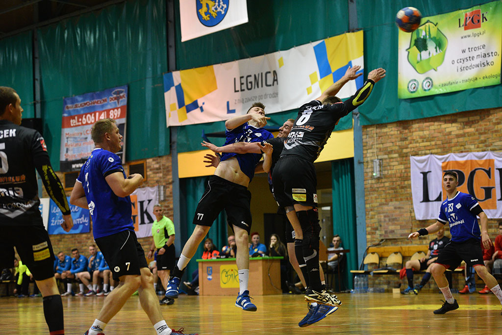 Piłkarze ręczni Siódemki Miedź Legnica pokonali MKS Wieluń