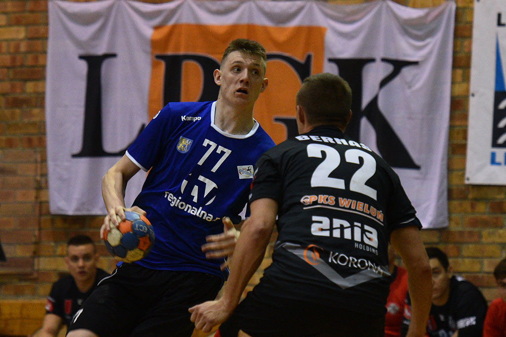 Piłkarze ręczni Siódemki Miedź Legnica pokonali MKS Wieluń