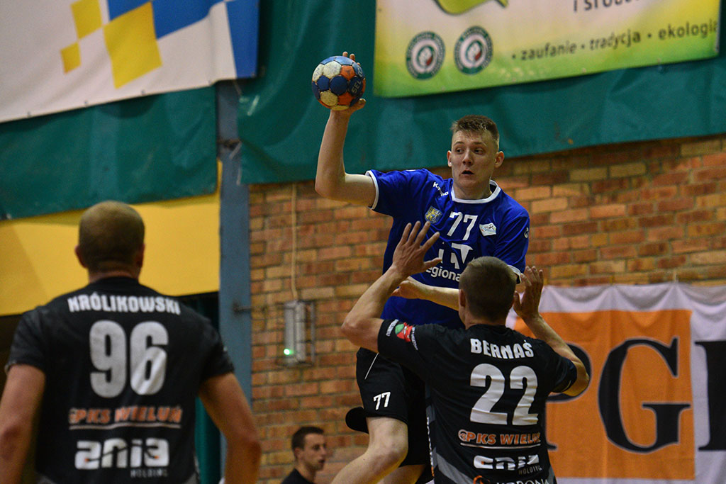 Piłkarze ręczni Siódemki Miedź Legnica pokonali MKS Wieluń