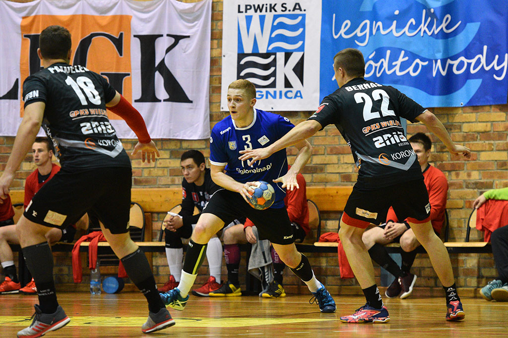 Piłkarze ręczni Siódemki Miedź Legnica pokonali MKS Wieluń