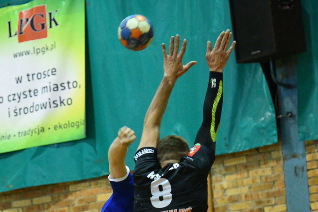 Piłkarze ręczni Siódemki Miedź Legnica pokonali MKS Wieluń