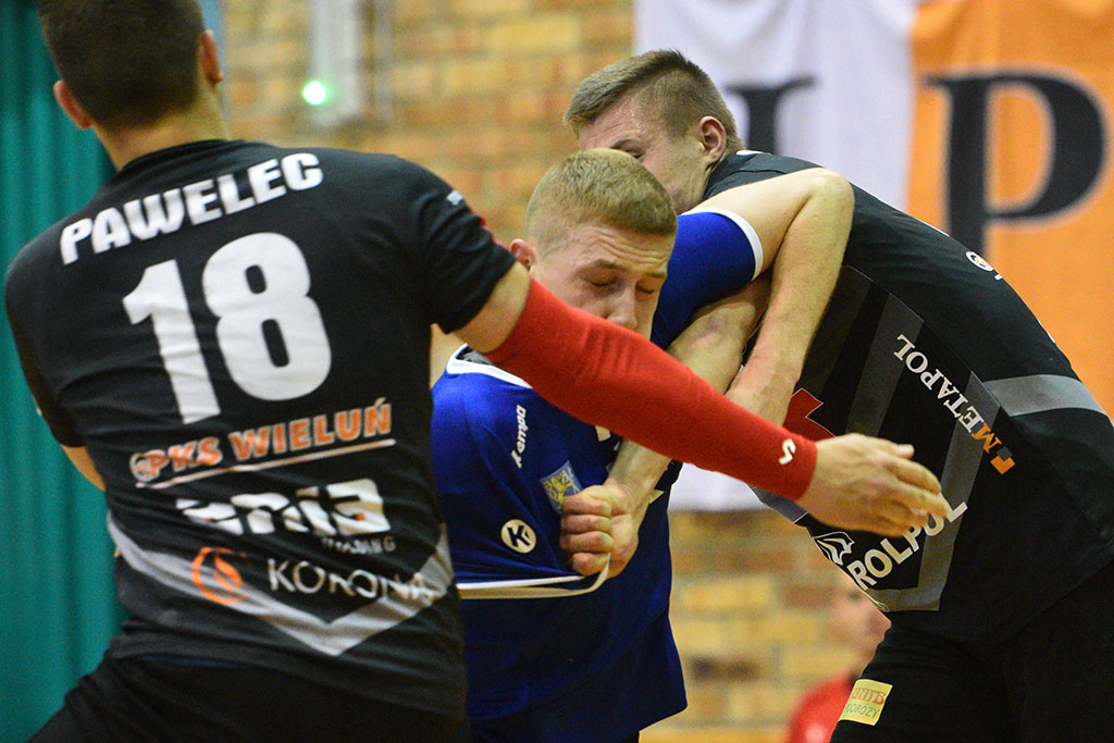 Piłkarze ręczni Siódemki Miedź Legnica pokonali MKS Wieluń