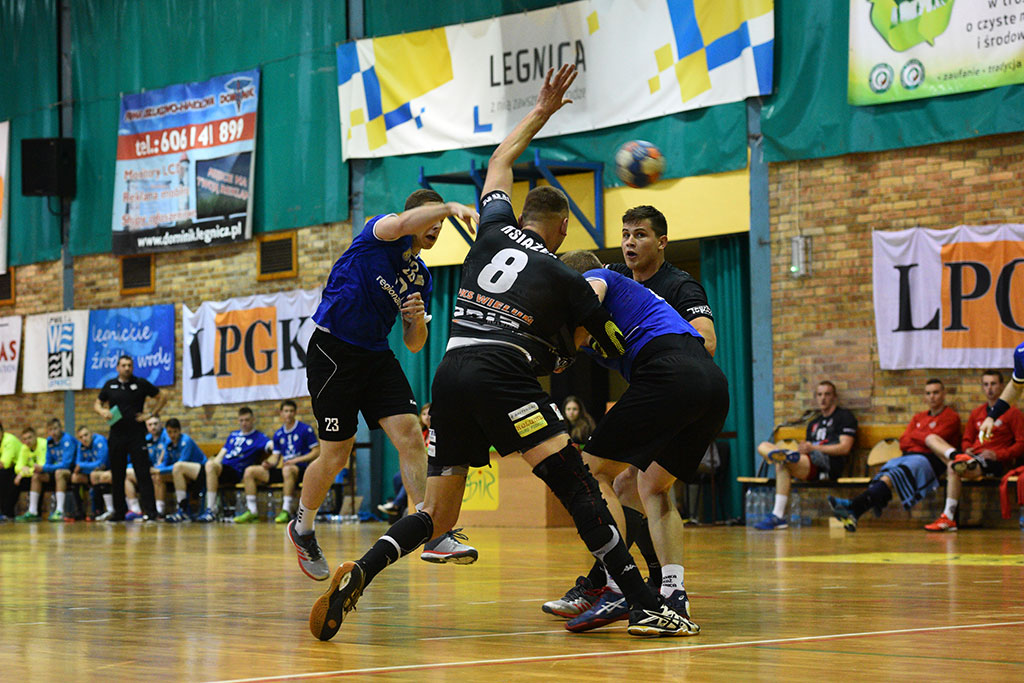Piłkarze ręczni Siódemki Miedź Legnica pokonali MKS Wieluń