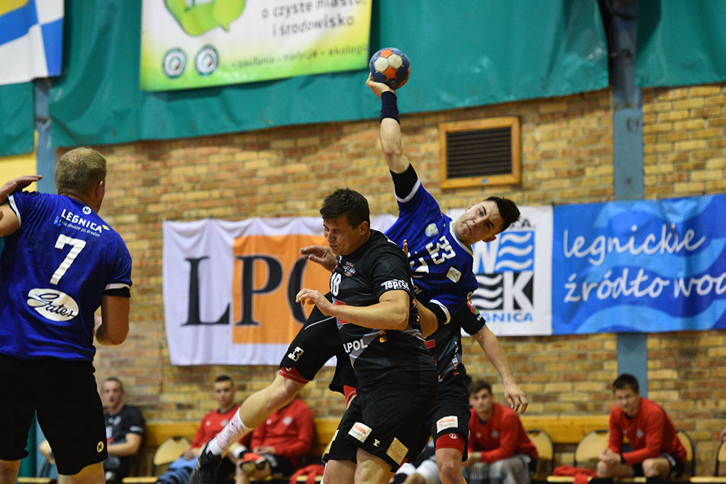 Piłkarze ręczni Siódemki Miedź Legnica pokonali MKS Wieluń