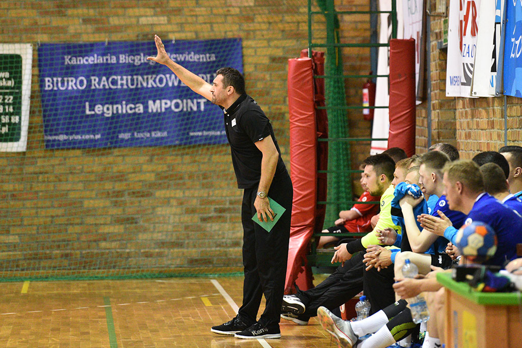 Piłkarze ręczni Siódemki Miedź Legnica pokonali MKS Wieluń