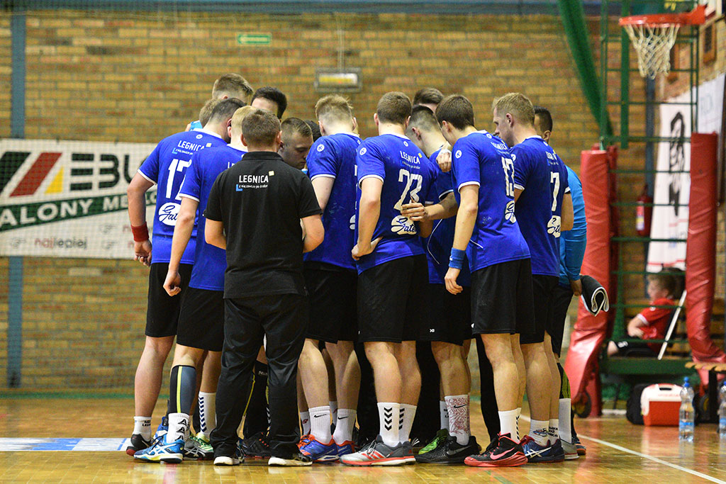 Piłkarze ręczni Siódemki Miedź Legnica pokonali MKS Wieluń