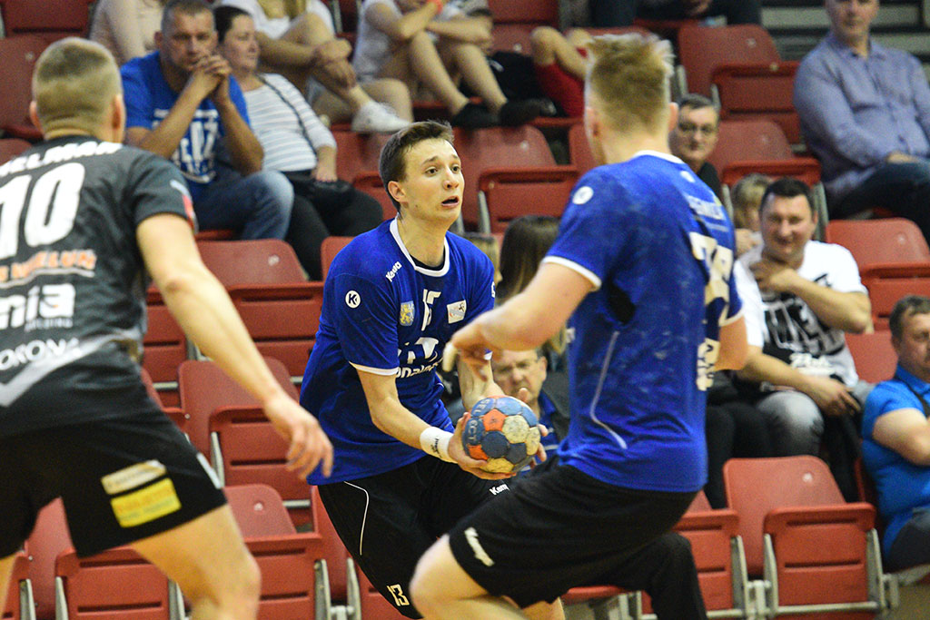 Piłkarze ręczni Siódemki Miedź Legnica pokonali MKS Wieluń