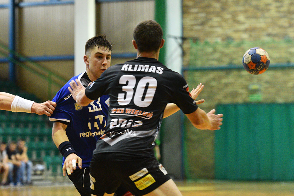 Piłkarze ręczni Siódemki Miedź Legnica pokonali MKS Wieluń