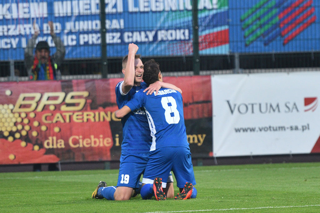 Dwa gole Marquitosa i Miedź jest o mały kroczek od ekstraklasy