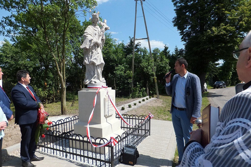 Odsłonięcie rzeźby św. Jana Nepomucena w Pątnówku