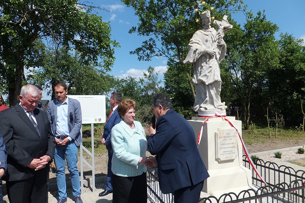 Odsłonięcie rzeźby św. Jana Nepomucena w Pątnówku