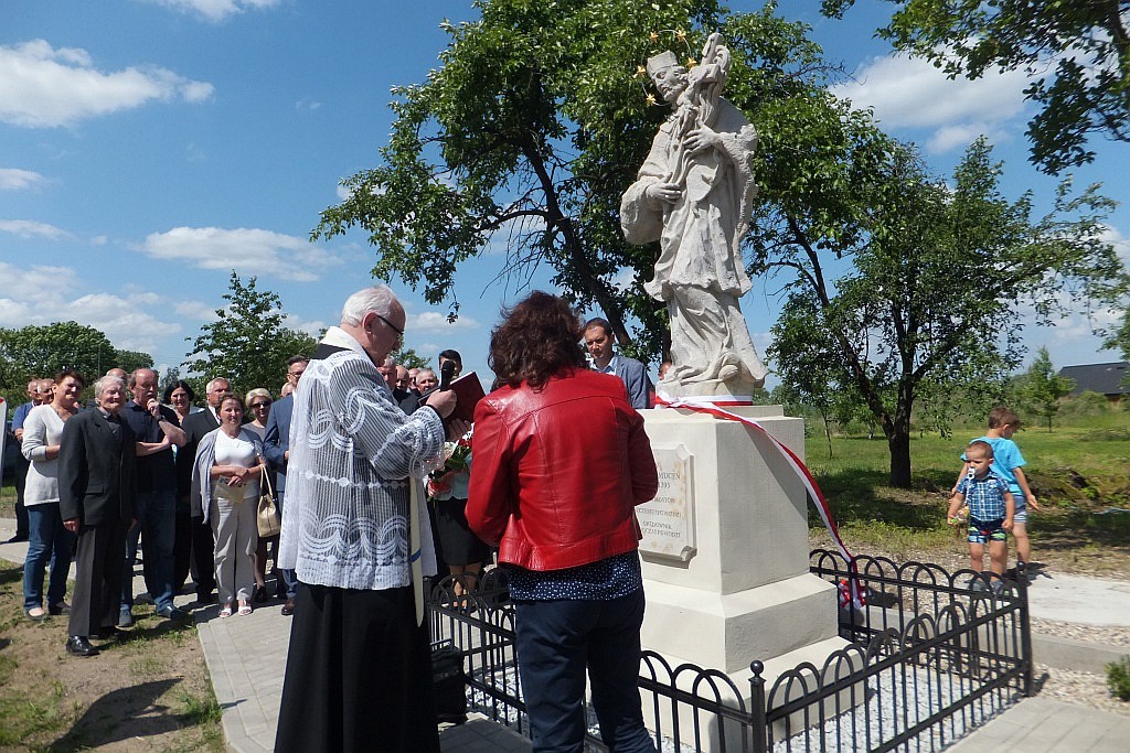 Odsłonięcie rzeźby św. Jana Nepomucena w Pątnówku