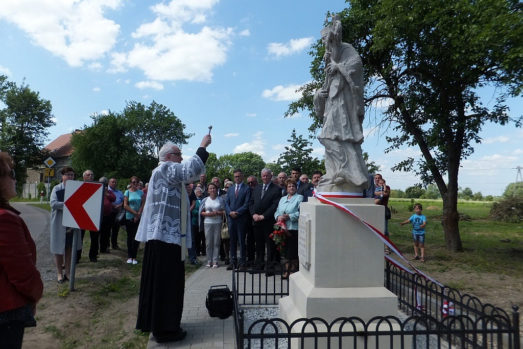 Odsłonięcie rzeźby św. Jana Nepomucena w Pątnówku