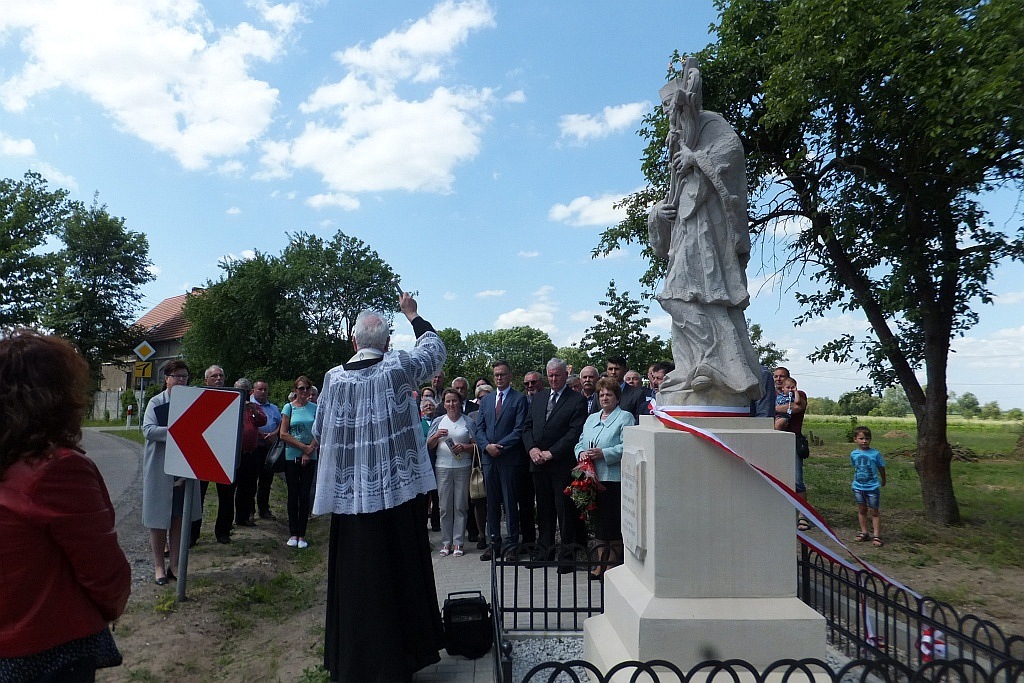 Odsłonięcie rzeźby św. Jana Nepomucena w Pątnówku