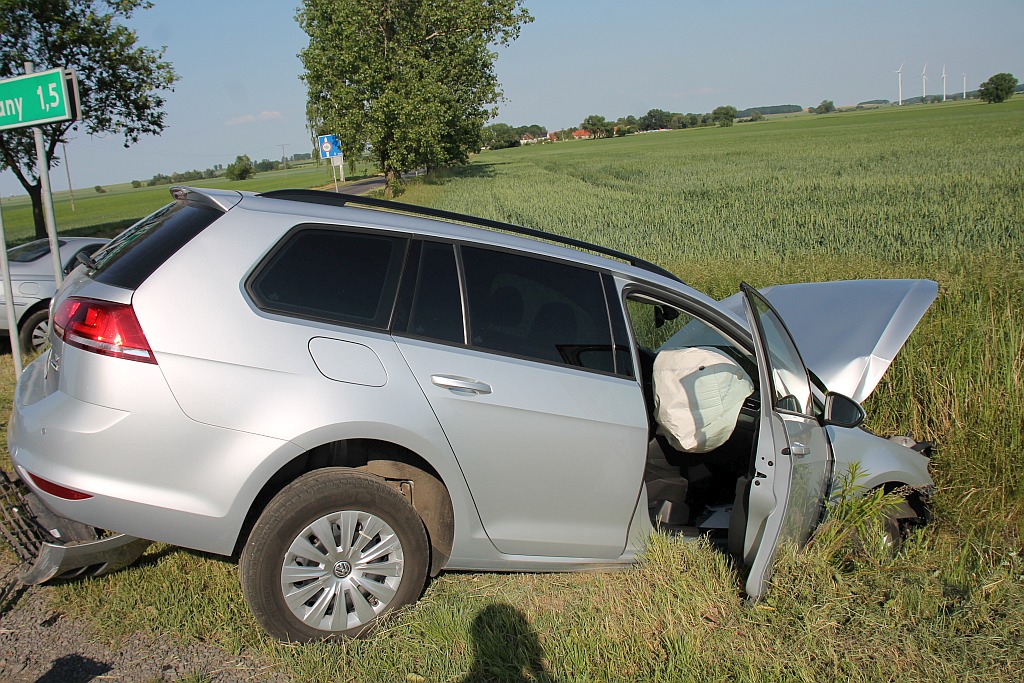 Dwie osoby ranne w wypadku na drodze Koskowice - Kłębanowice