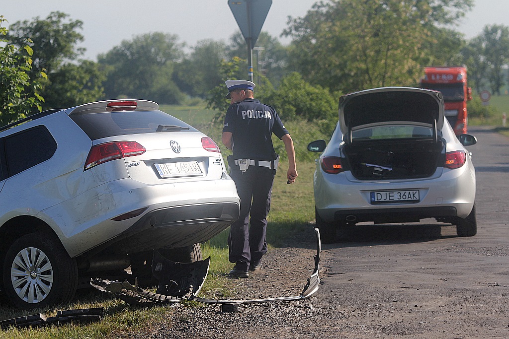 Dwie osoby ranne w wypadku na drodze Koskowice - Kłębanowice