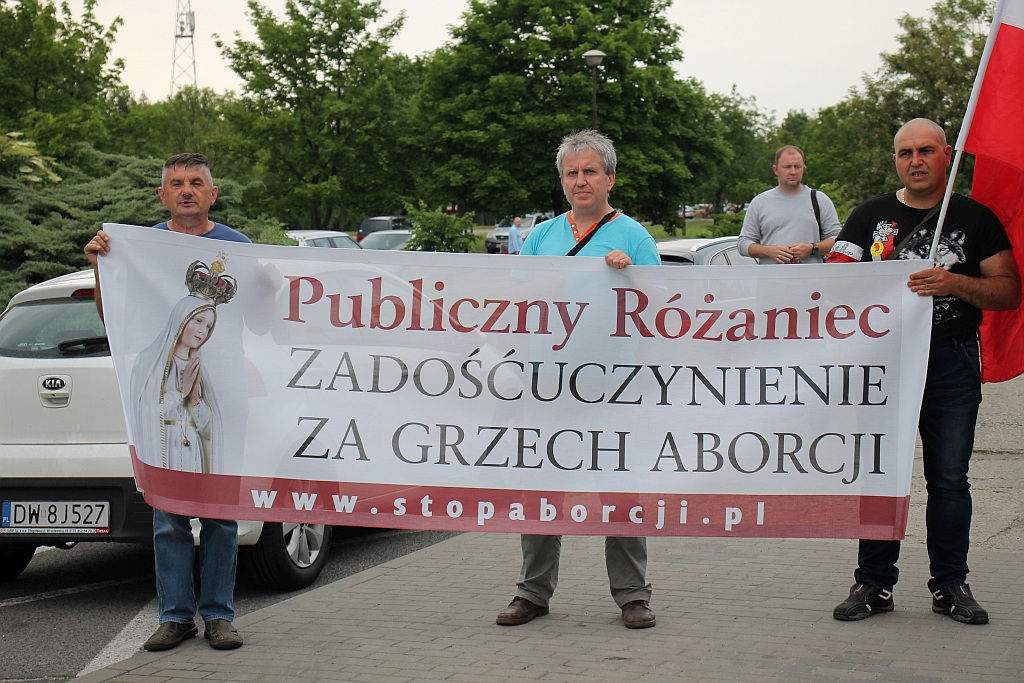 Obrońcy życia poczętego protestowali przed szpitalem