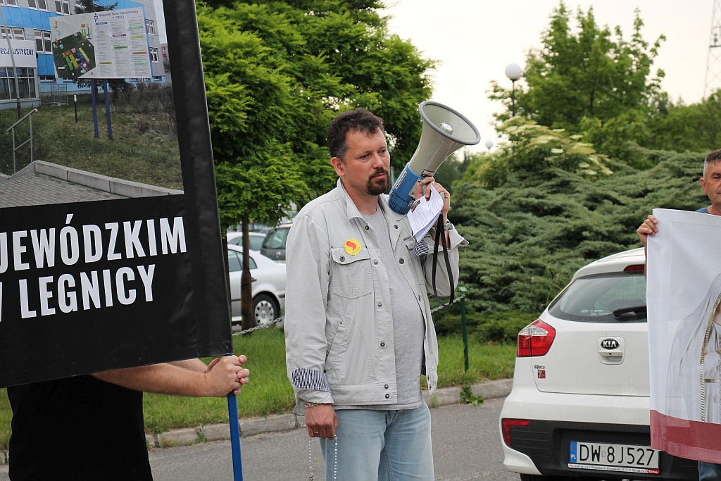 Obrońcy życia poczętego protestowali przed szpitalem