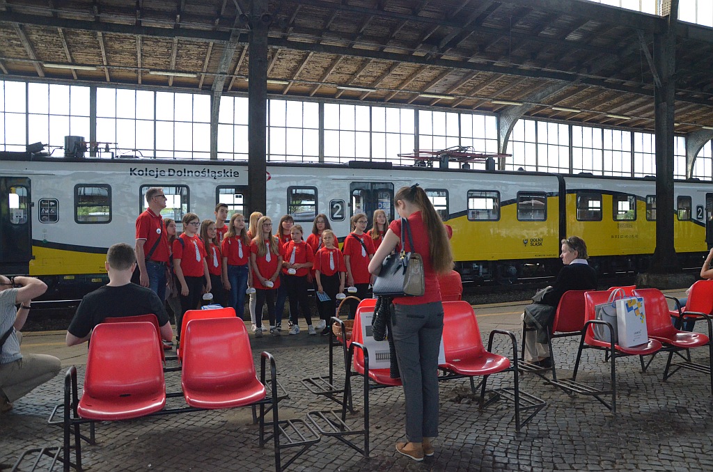 Promocja koncertu Legnica Cantat w pociągu Kolei Dolnośląskich