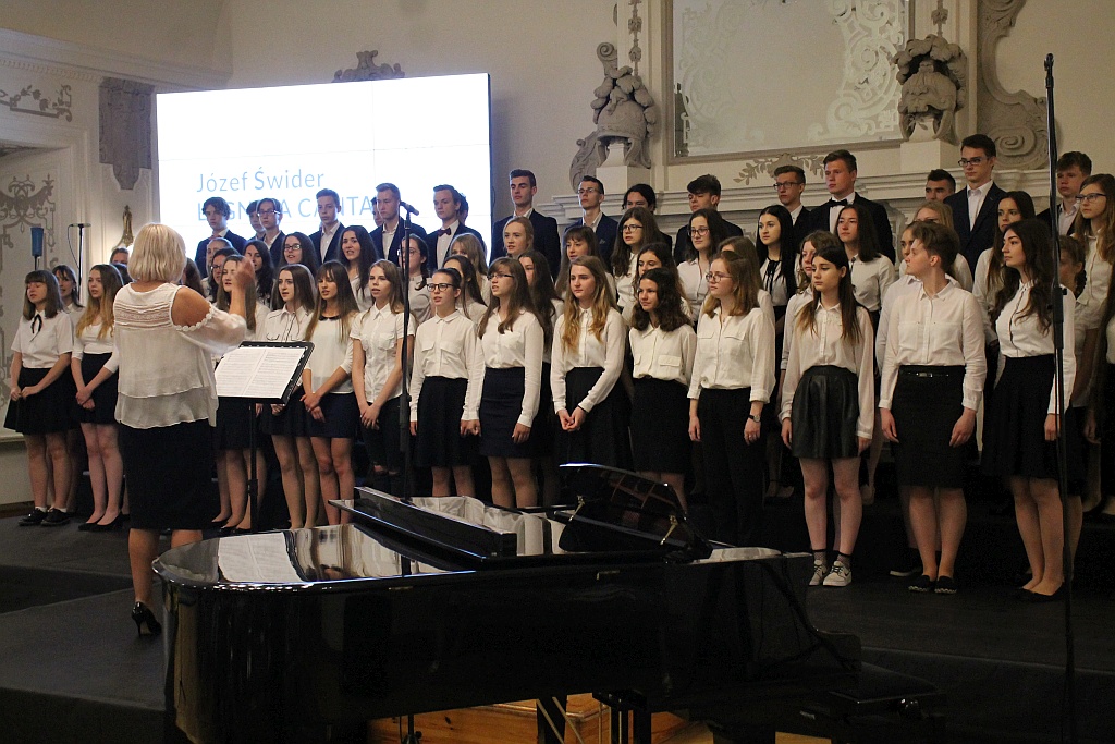 Pierwsza część koncertu konkursowego Legnica Cantat 49