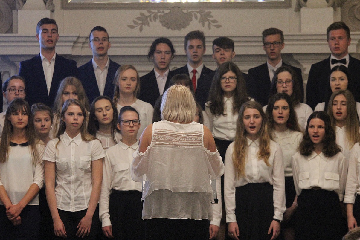 Pierwsza część koncertu konkursowego Legnica Cantat 49