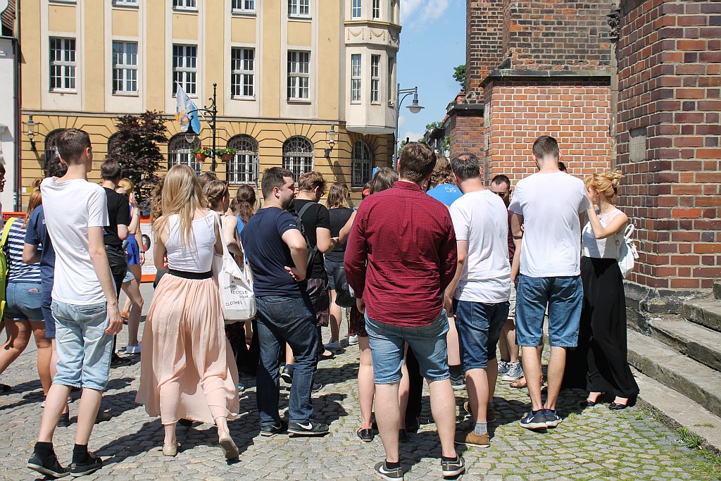 Legnica Cantat: prezentacja chórów na legnickich ulicach