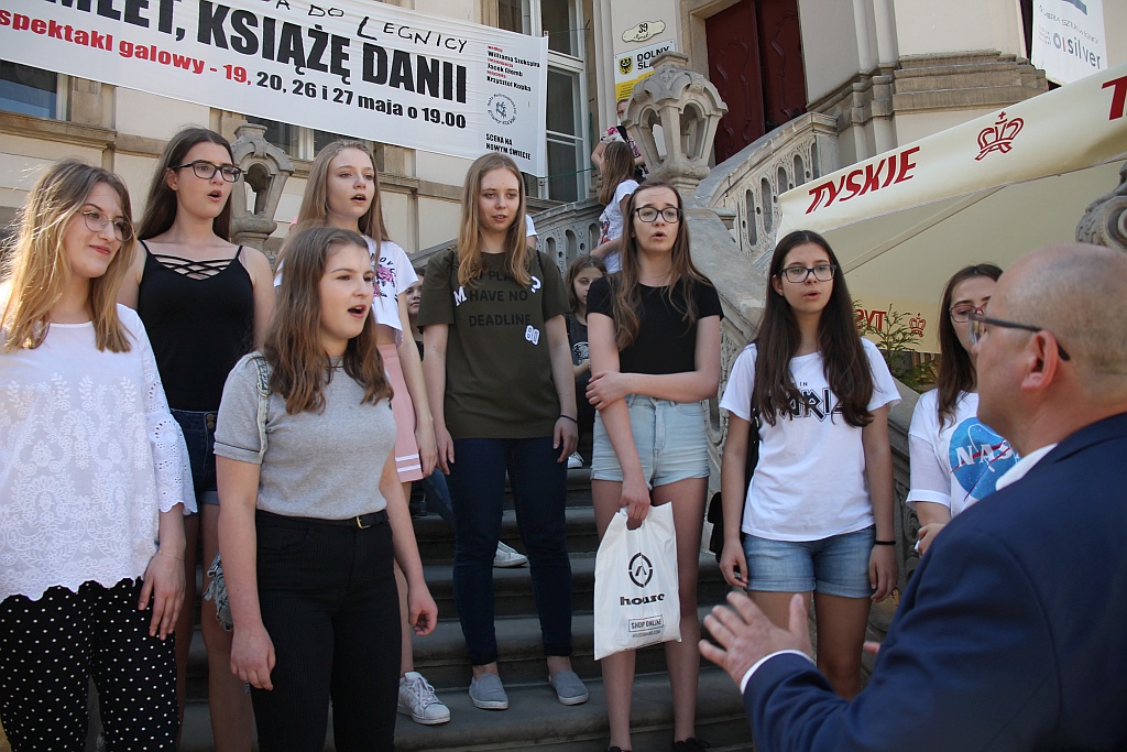 Legnica Cantat: prezentacja chórów na legnickich ulicach