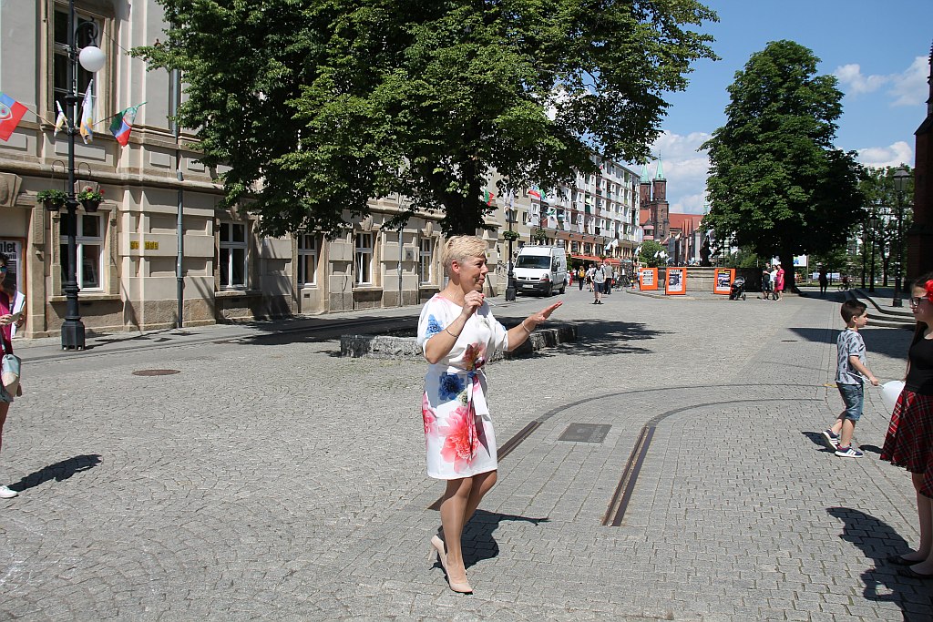 Legnica Cantat: prezentacja chórów na legnickich ulicach