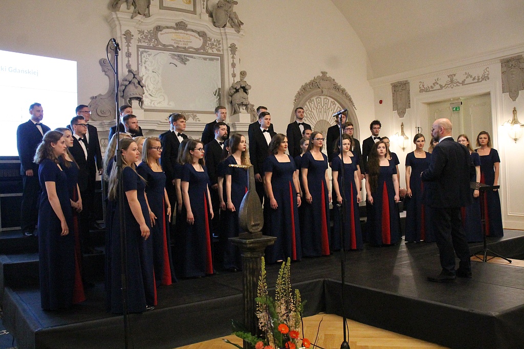Pierwsza część koncertu konkursowego Legnica Cantat 49