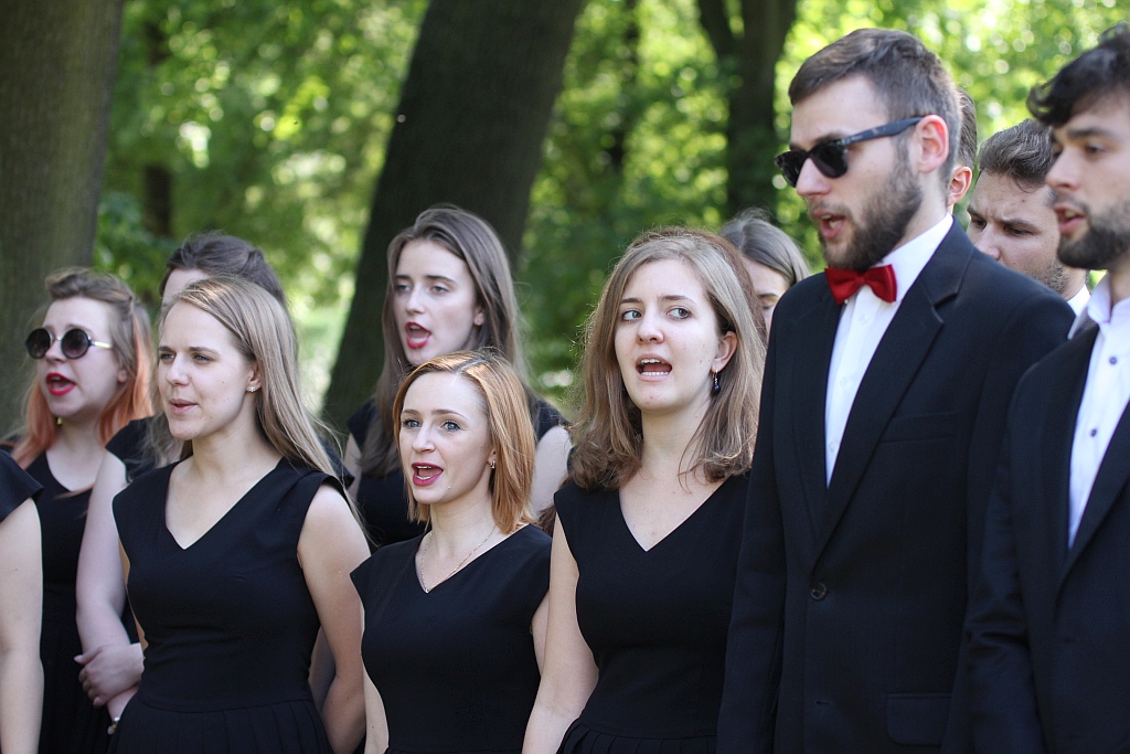 Legnica Cantat: prezentacja chórów na legnickich ulicach
