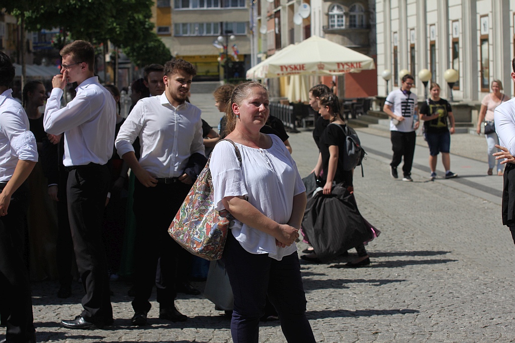Legnica Cantat: prezentacja chórów na legnickich ulicach
