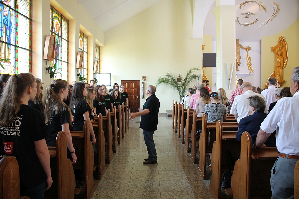 Legnica Cantat: Chóry zaśpiewały w legnickich kościołach