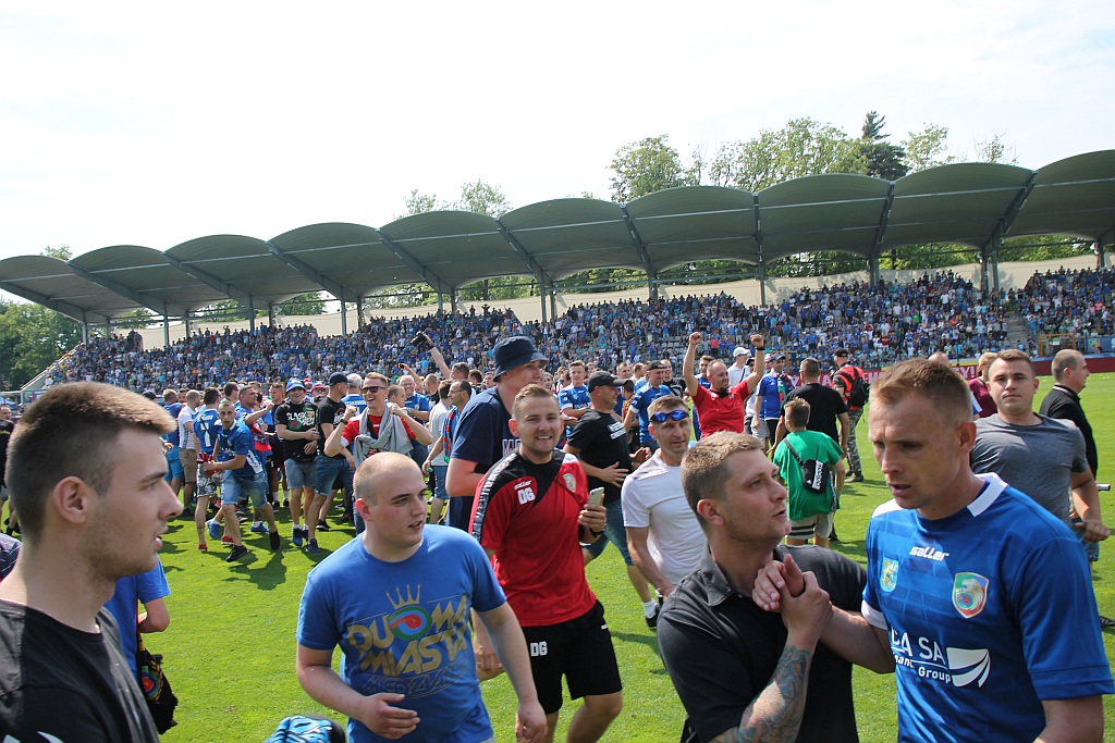 Miedź rozgromiła Chojniczankę i awansowała do ekstraklasy