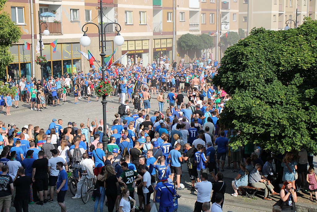 Tysiące kibiców świętowało w rynku awans do ekstraklasy - cz. 2