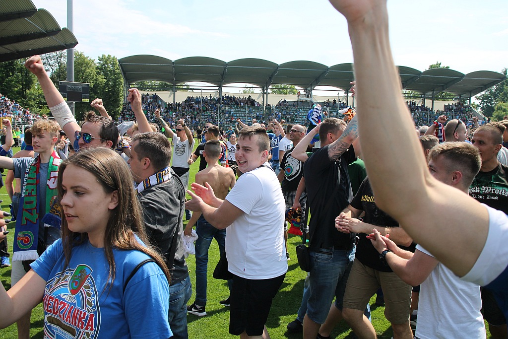 Miedź rozgromiła Chojniczankę i awansowała do ekstraklasy