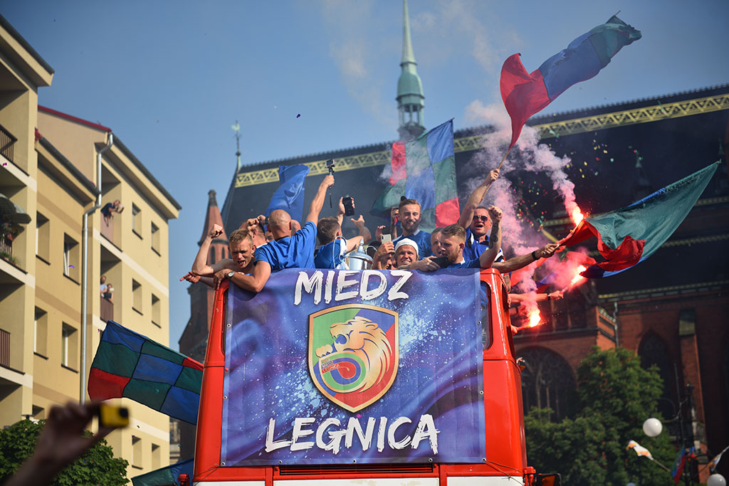Tysiące kibiców świętowało w rynku awans do ekstraklasy