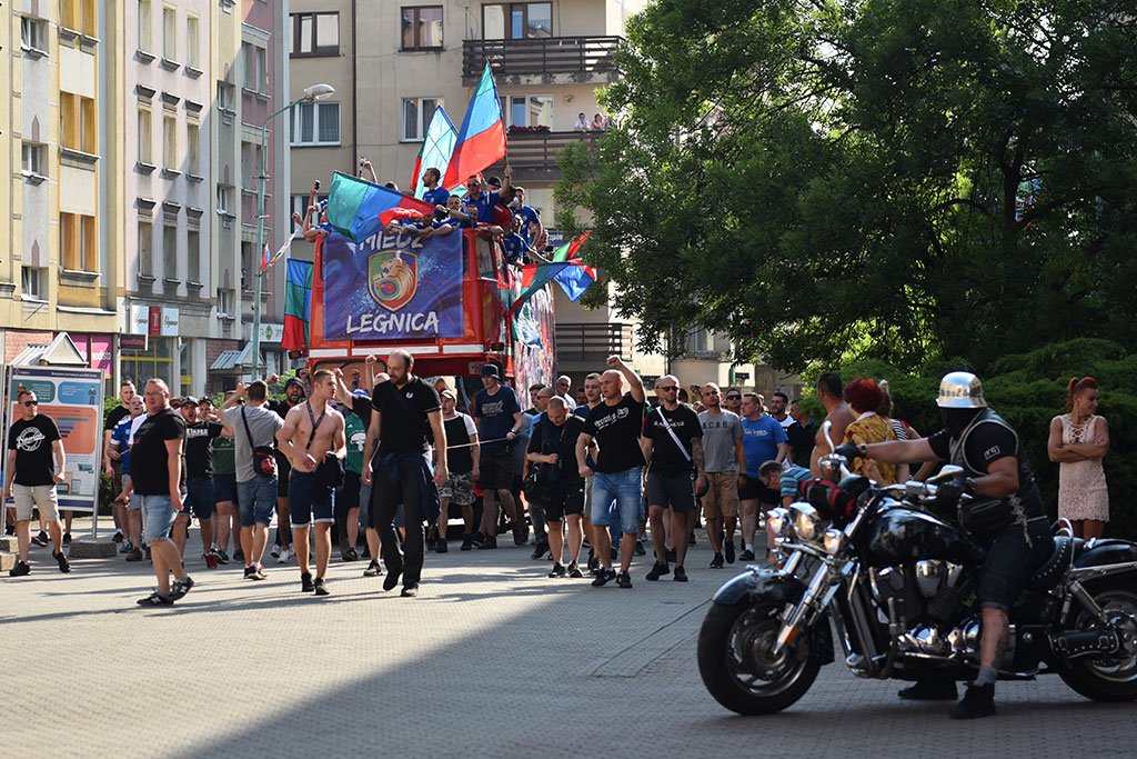 Tysiące kibiców świętowało w rynku awans do ekstraklasy