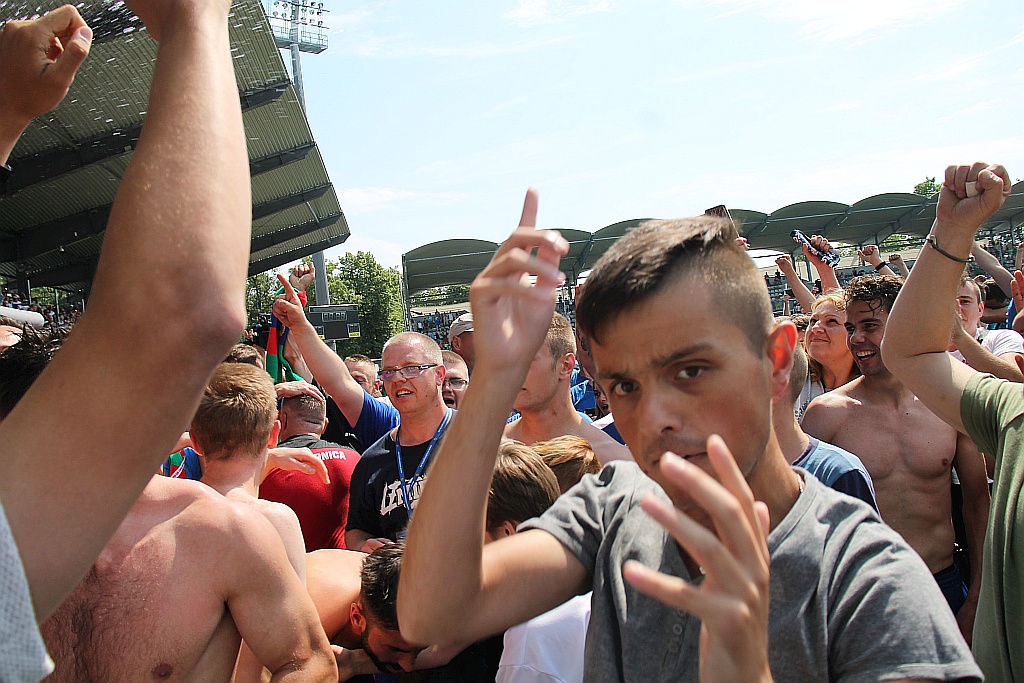 Miedź rozgromiła Chojniczankę i awansowała do ekstraklasy