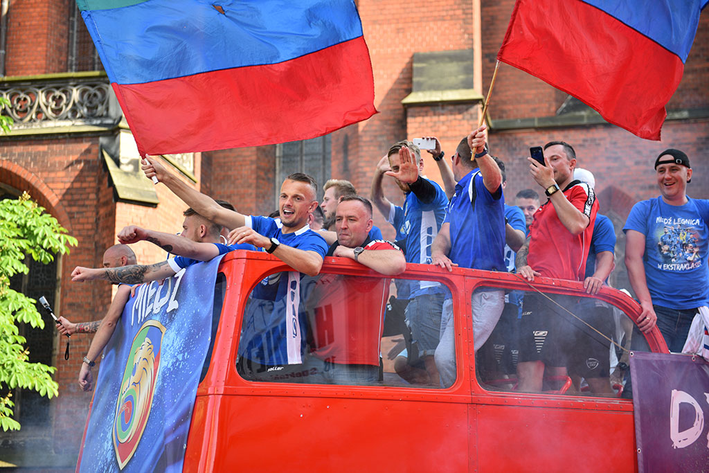 Tysiące kibiców świętowało w rynku awans do ekstraklasy