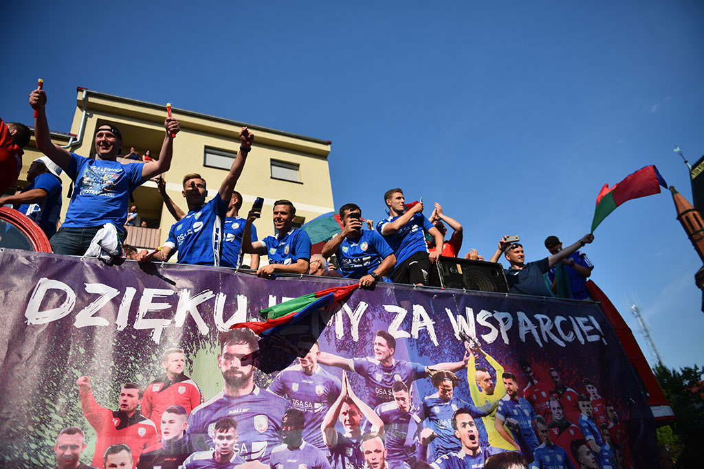 Tysiące kibiców świętowało w rynku awans do ekstraklasy