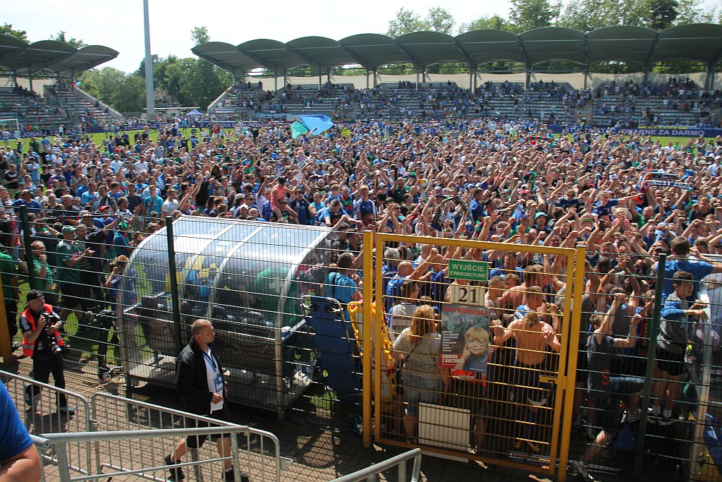 Miedź rozgromiła Chojniczankę i awansowała do ekstraklasy